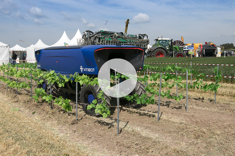 Robotique: 6 robots Bakus débarquent dans les vignes – FARM Connexion