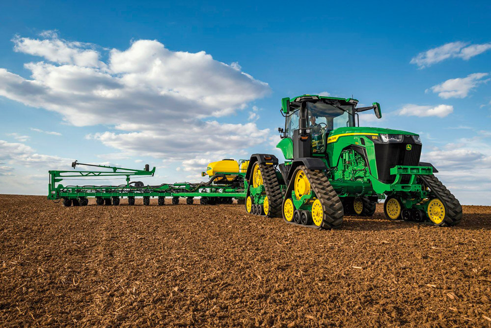 Tracteur John Deere avec chenilles