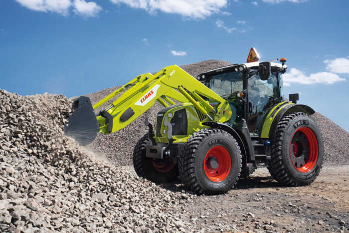 ESSAI] Claas Arion 450 Hexashift – « Un tracteur taillé pour la polyculture  élevage »