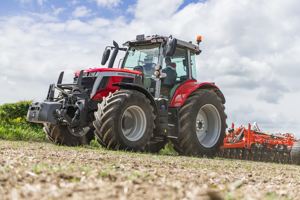 Massey Ferguson présente (aussi) son nouveau 6S – FARM Connexion