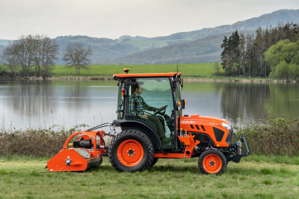 Kubota LX, un véritable couteau suisse – FARM Connexion