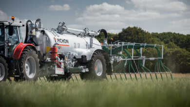 Record Trailers : Une cuve de ravitaillement de 25.000 litres – FARM  Connexion