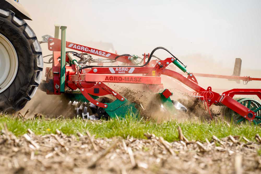 Record Trailers : Une cuve de ravitaillement de 25.000 litres – FARM  Connexion