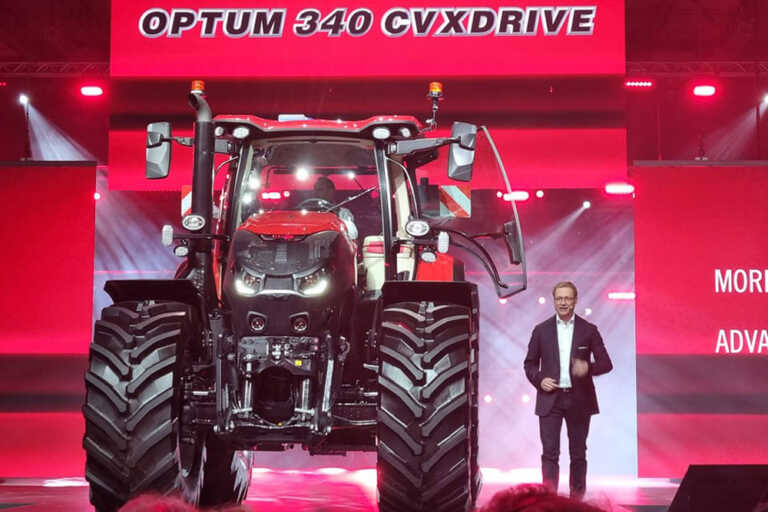 Case IH présente l’Optum 340 CVXdrive FARM Connexion