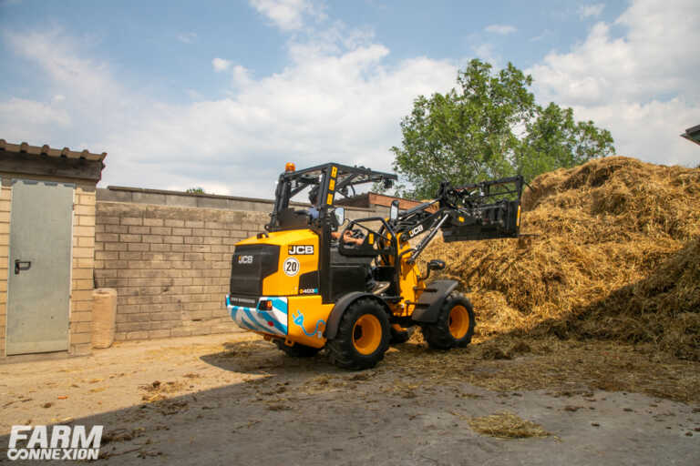 JCB dévoile sa nouvelle chargeuse électrique compacte 403E – FARM Connexion