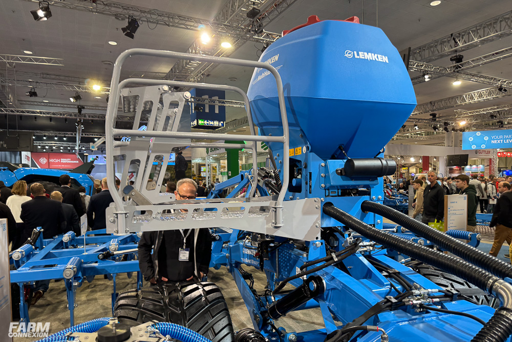 Lemken Multihub, un semoir pour couverts et granulés – FARM Connexion